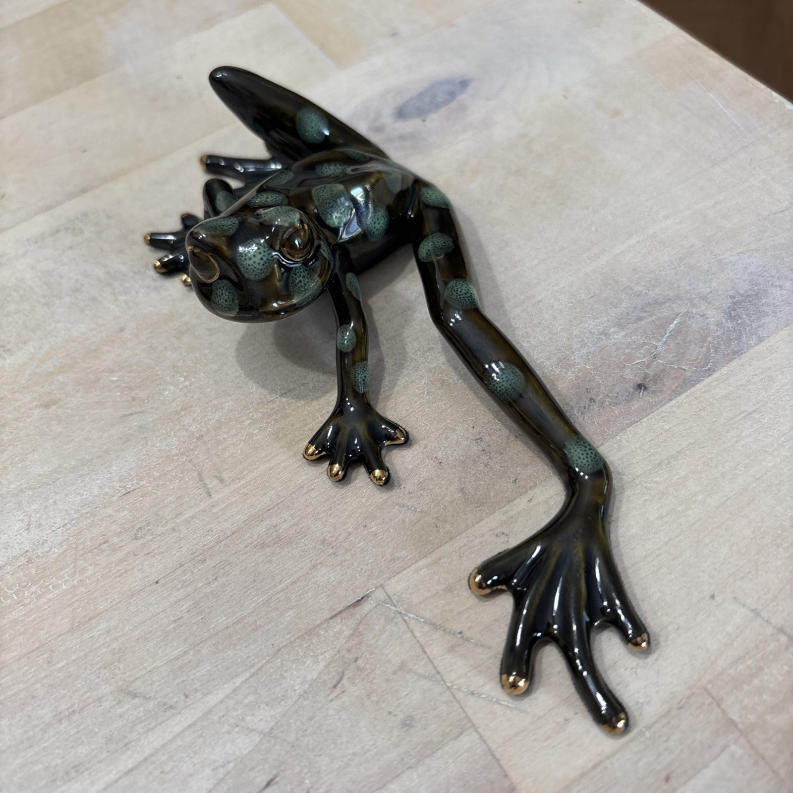 Vintage Golden Pond Dark Glossy Finish W/Light Green Spots Tree Frog Figure 7”