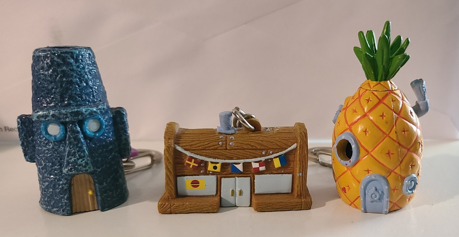 VTG Collectable Sponges Buildings From Bikini Bottom Keychains Viewers