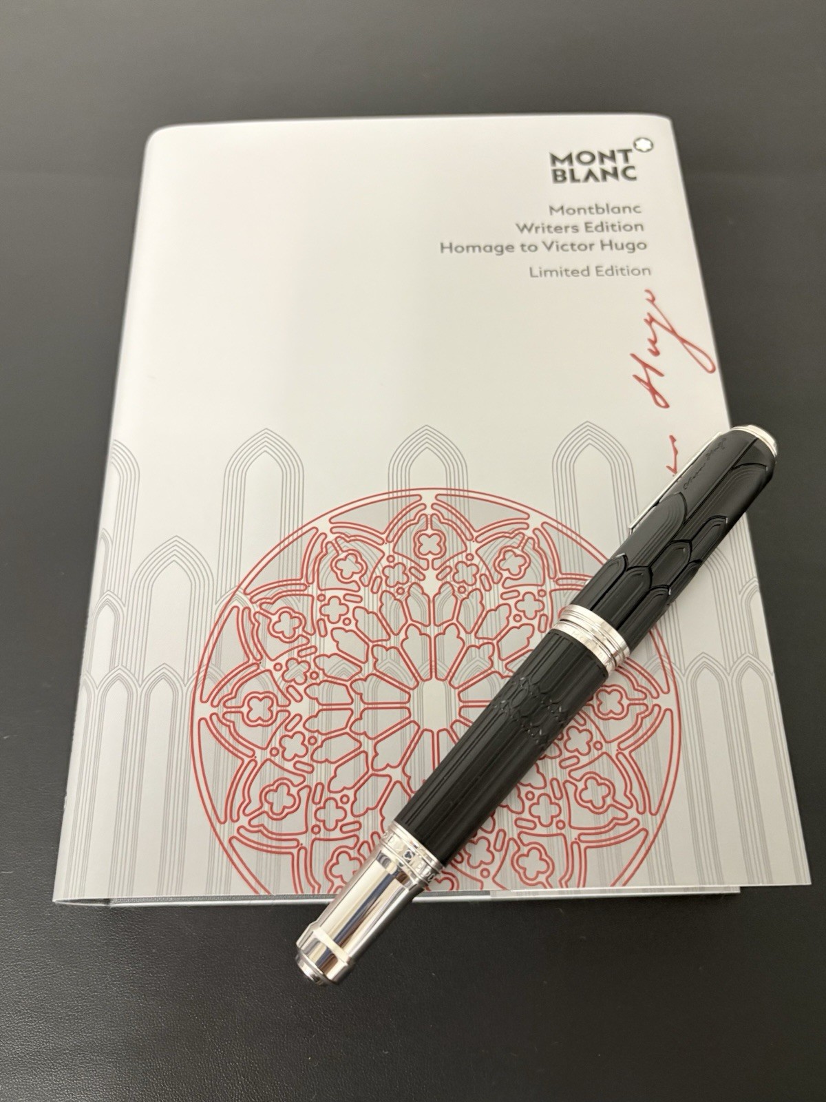 Montblanc Writers Edition Victor Hugo Fountain Pen Homage Medium Nib box papers