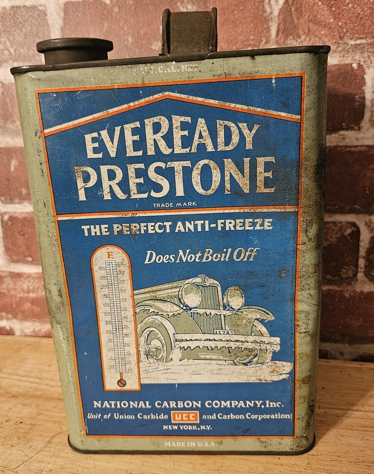 VINTAGE EVEREADY PRESTONE NATIONAL CARBON CO. 1 GAL.  TIN ANTIFREEZE OIL CAN