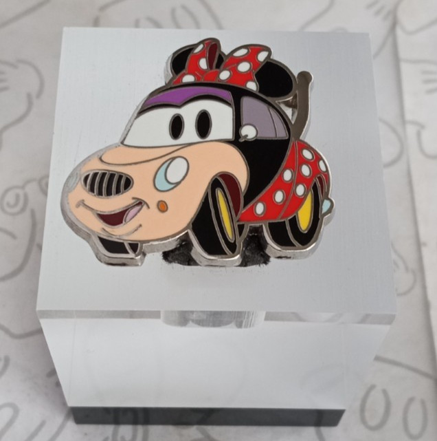 Minnie Mouse 2013 Characters as Cars Disney Pin 94917