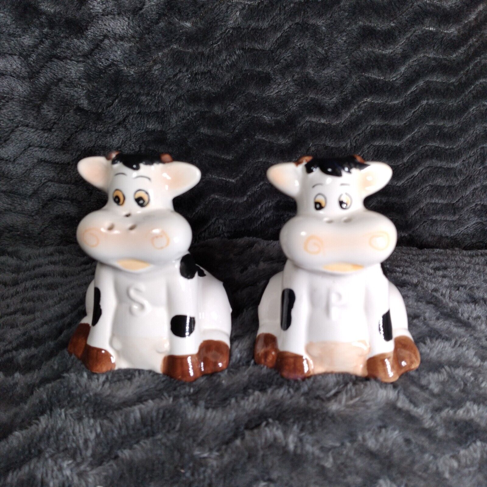Cow Salt And Pepper Shakers 3\