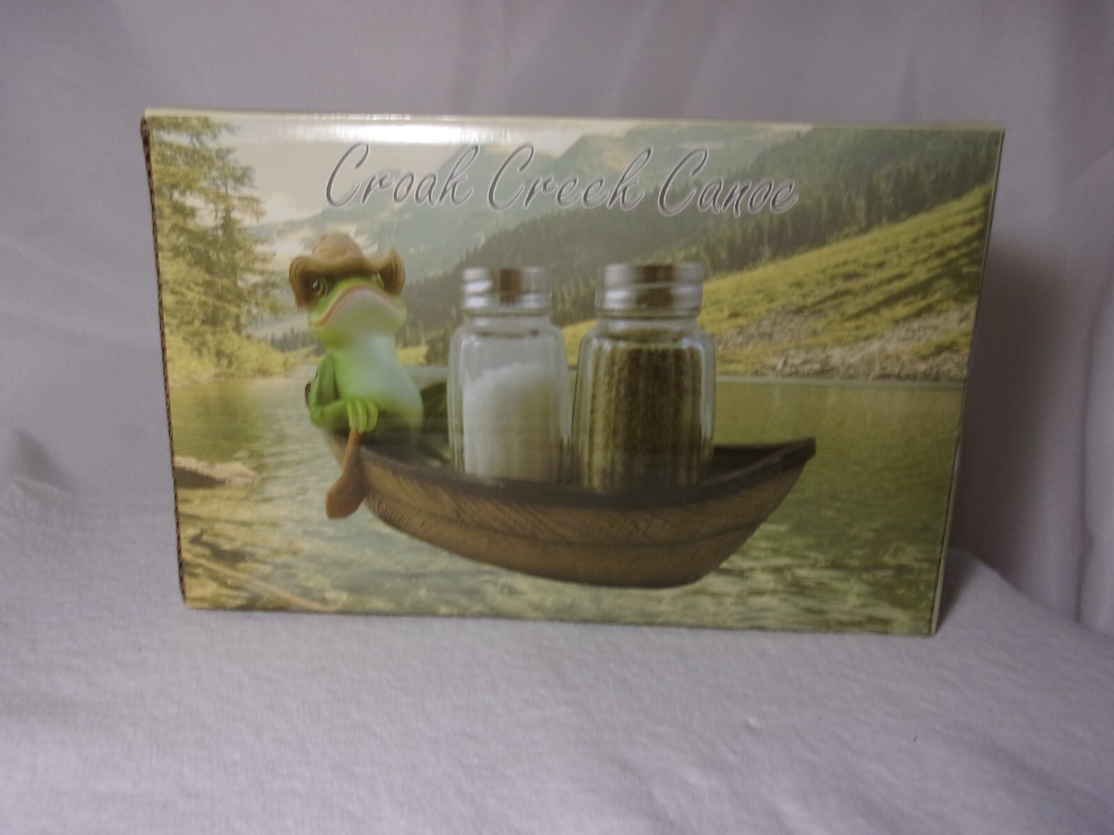 Frog Croak Creek Canoe Salt & Pepper Shakers, \
