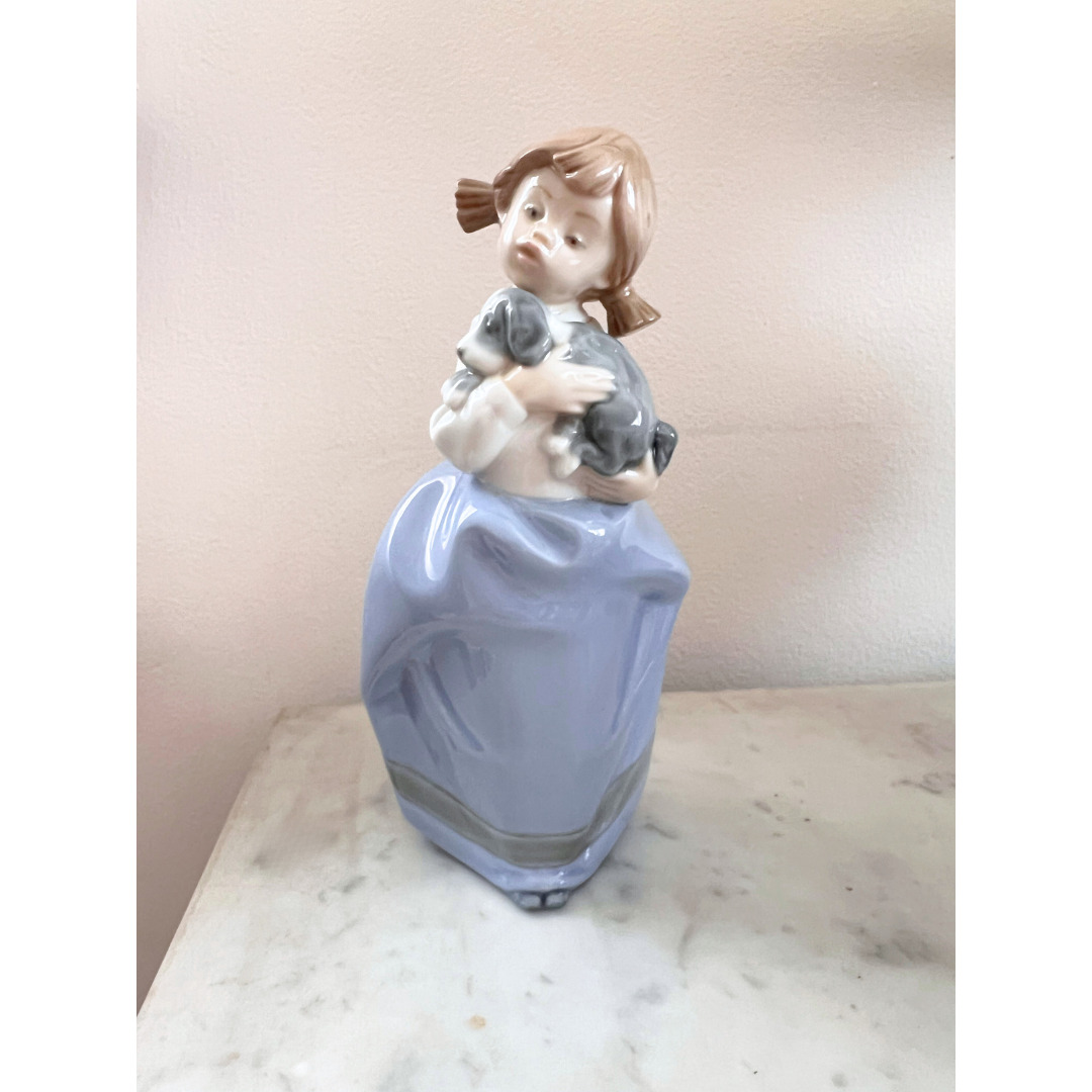 Nao by Lladro Girl Holding Puppy Dog Daisa 1987 Porcelain Figurine VGC