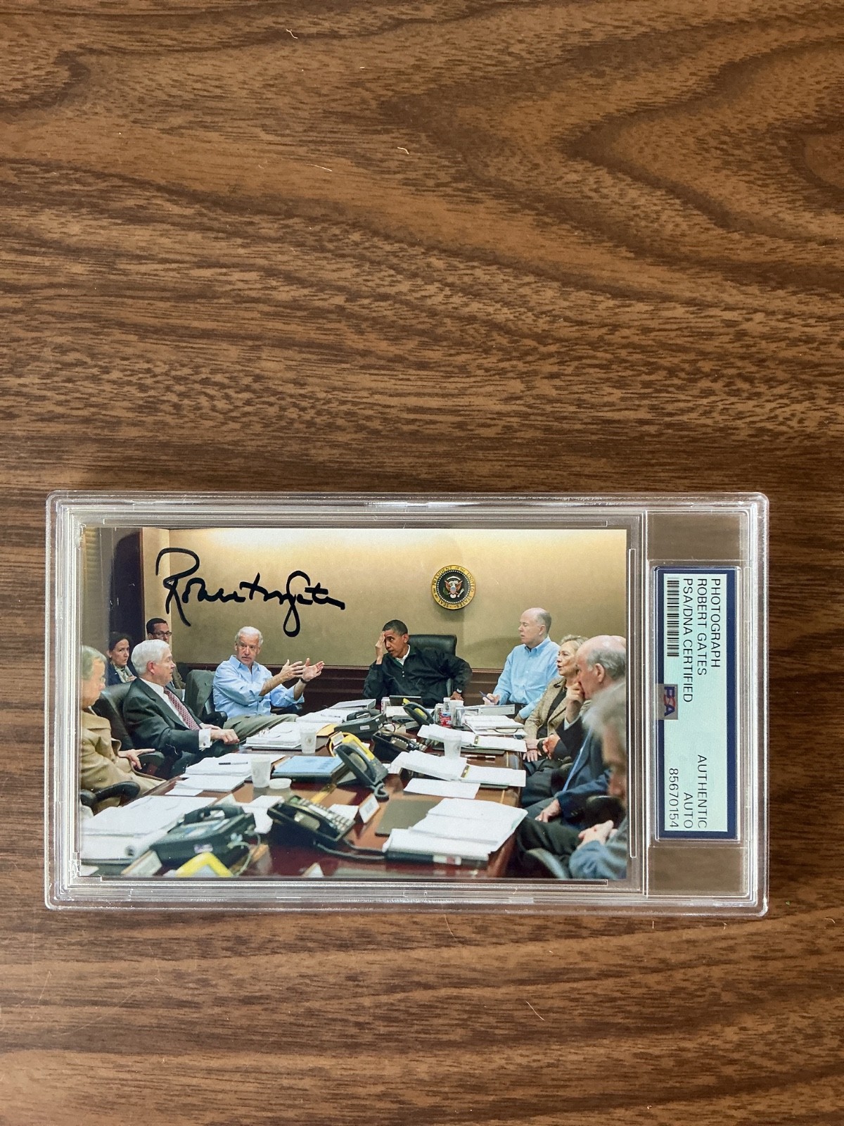 ROBERT GATES AUTOGRAPH,SEC.OF DEFENCE ,SITUATION ROOM/OBAMA/ BIN LADEN/9-11