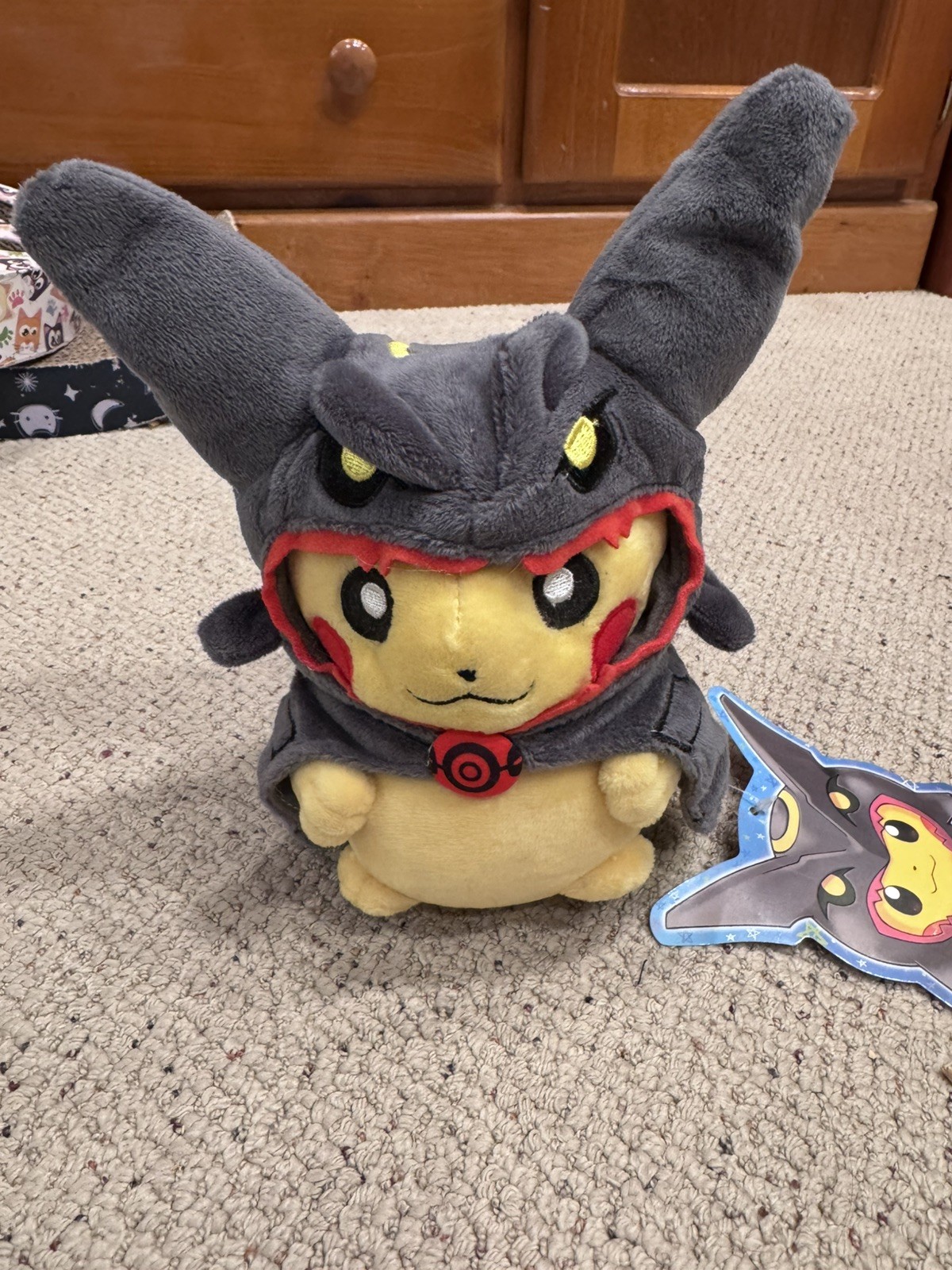 Pokémon Center Exclusive Pikachu Shiny Black Rayquaza Poncho Plush Toy New