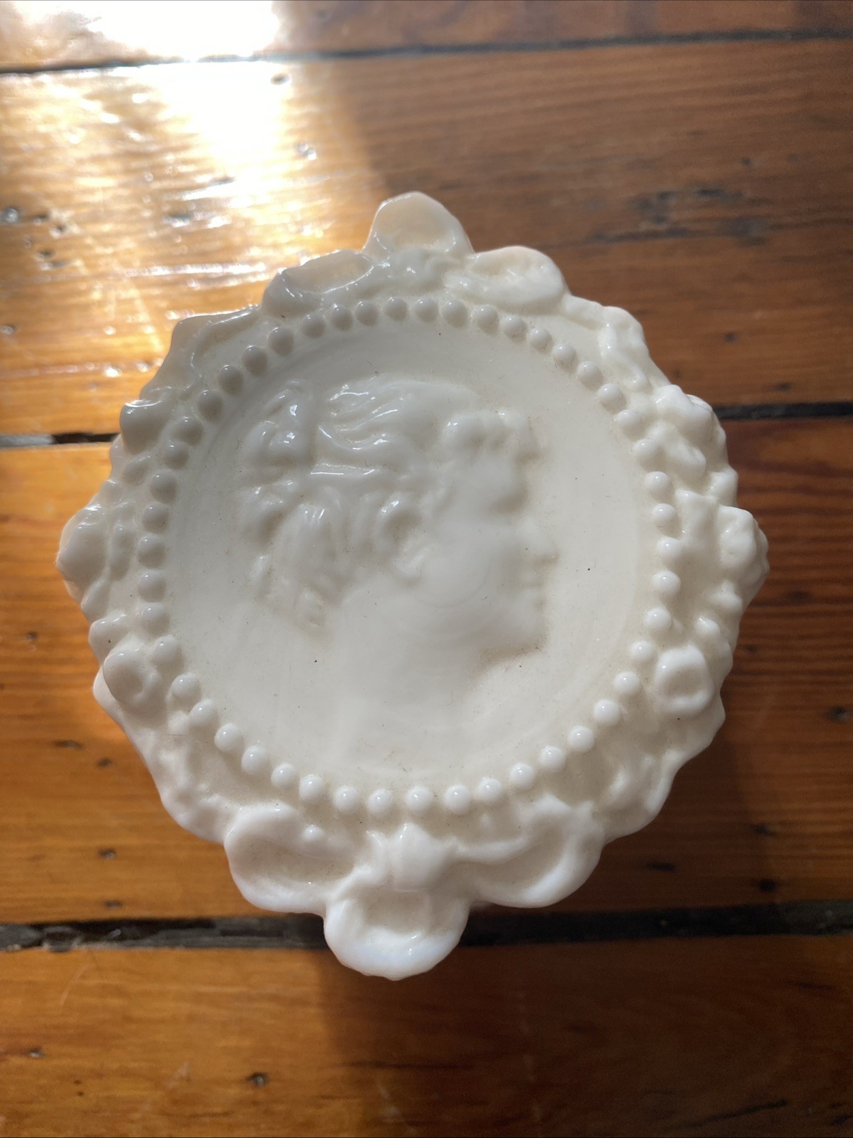 Vintage 1950s  Fostoria Jenny Lind White Milk Glass Cameo Trinket Box 3.5”x 3.5”