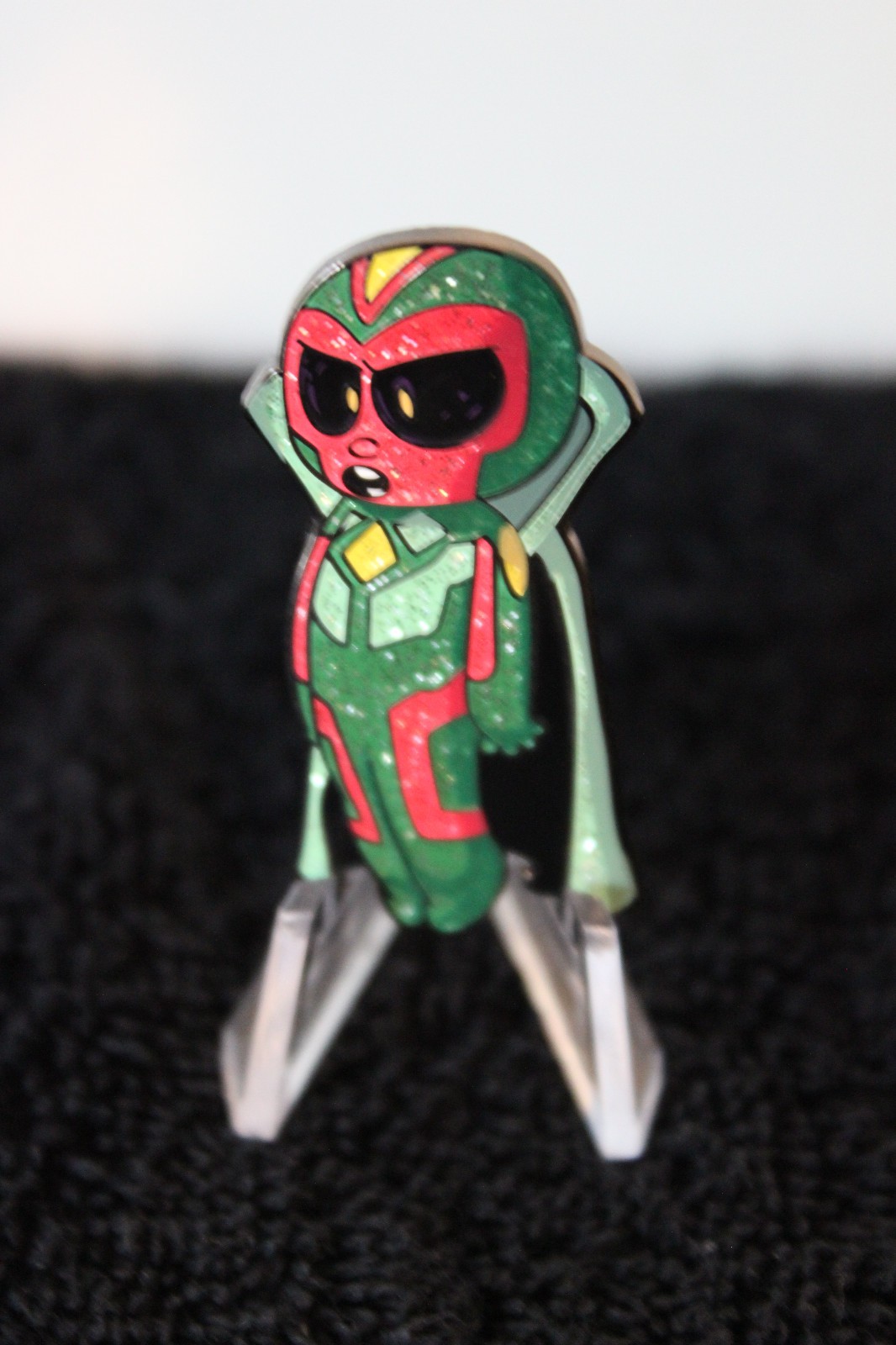 Skottie Young SDCC 2019 Exclusive - Marvel Vision Glitter Pin Skottie Young SDCC 2019 Exclusive - Marvel Vision Glitter Pin