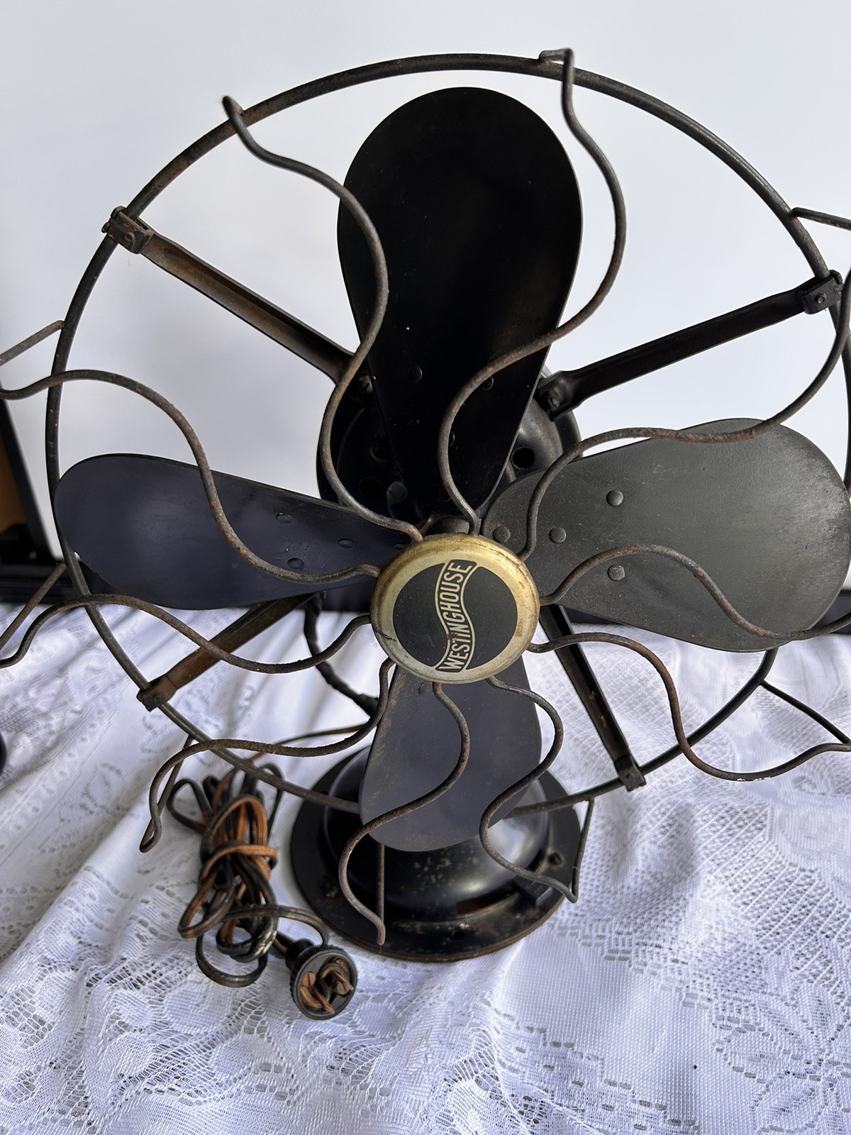 Vintage Westinghouse Electric 4-Blade Oscillating Black Metal Desk Fan - 315745A