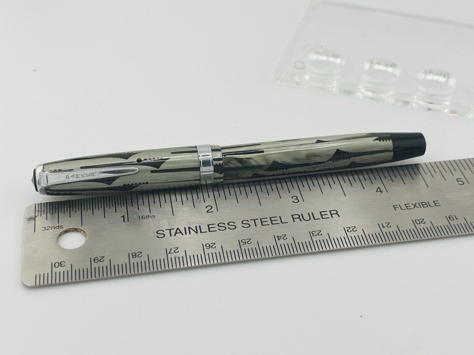 Parker Duofold Geometric Duofold Silver Fountain Pen - Excellent Fully Restored
