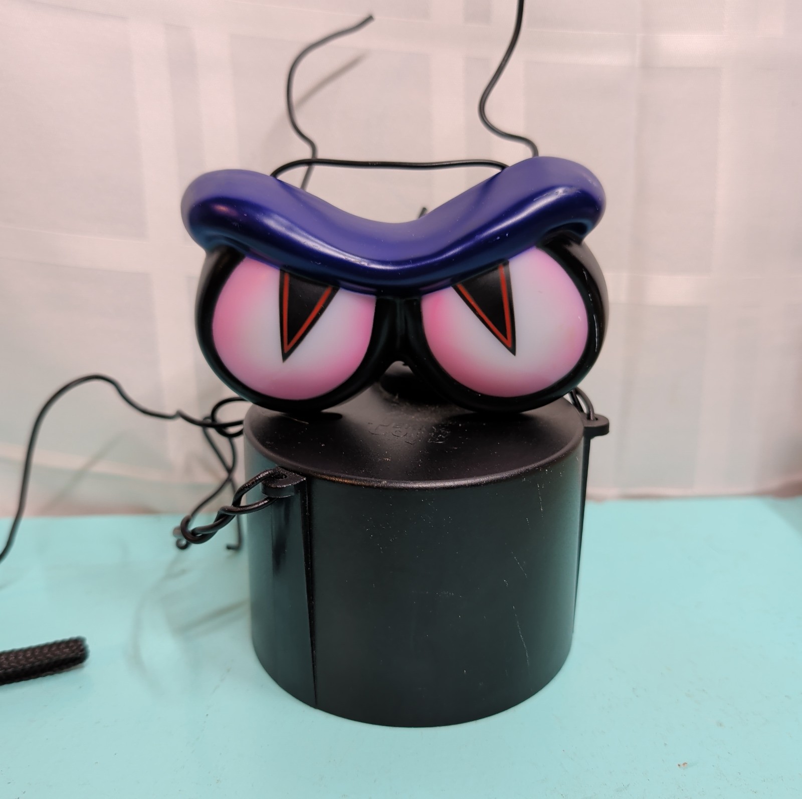 Haunted Hedge Spooky Light Eyes Halloween Decor Aninated Growling Shaking Sound