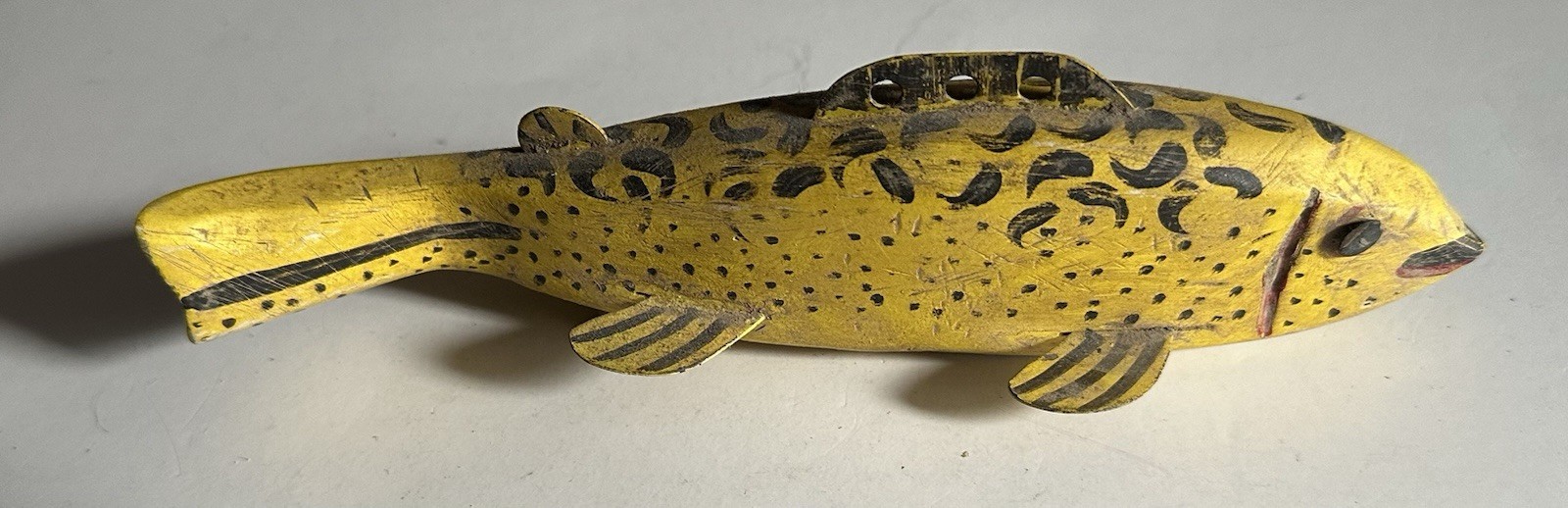 VINTAGE HAND PAINTED WOOD DECOY FISH FIGURINE DECOR 7” LONG 1.5
