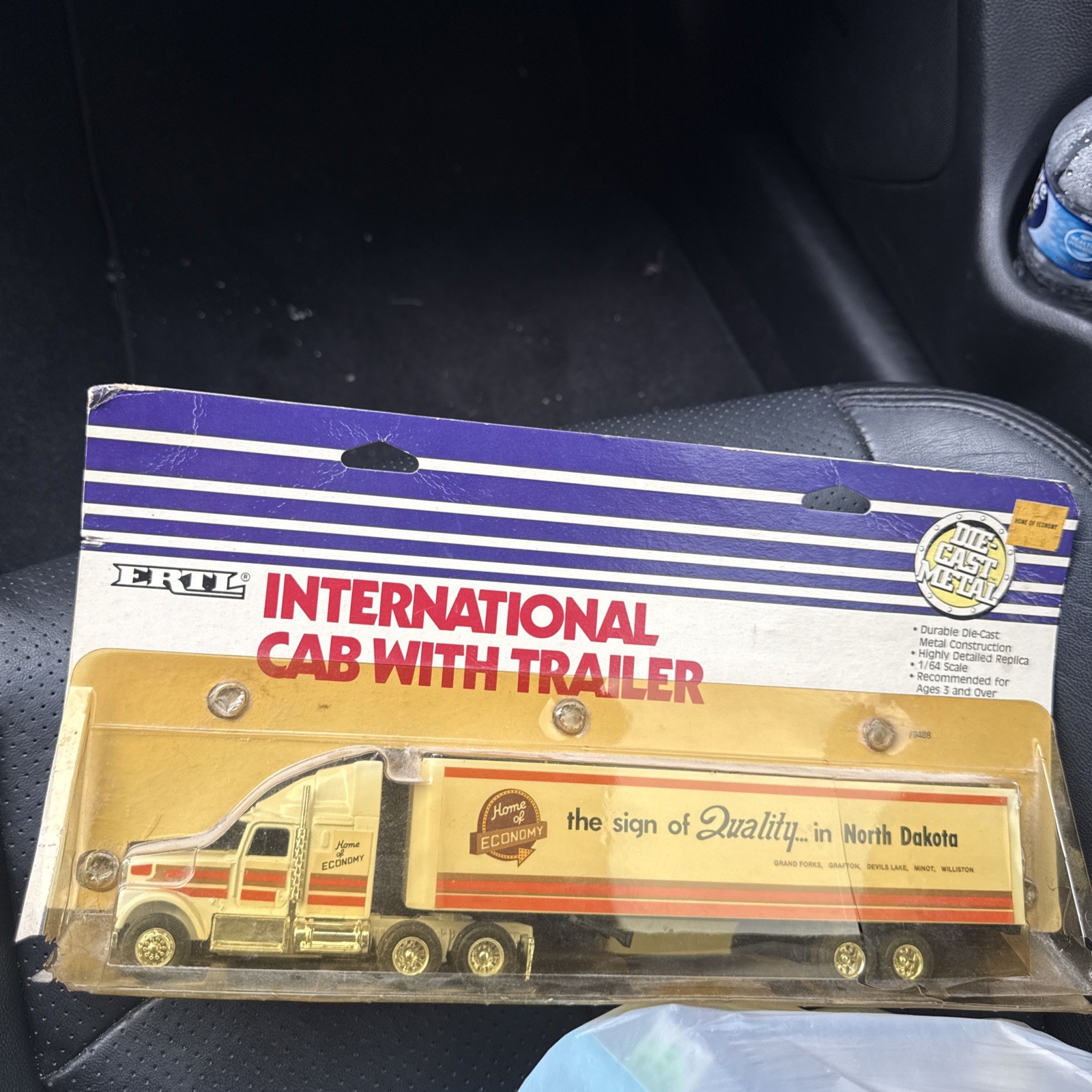 1987 Ertl International Home of Economy Cab w/ Trailer Semi Truck 1/64 #9488