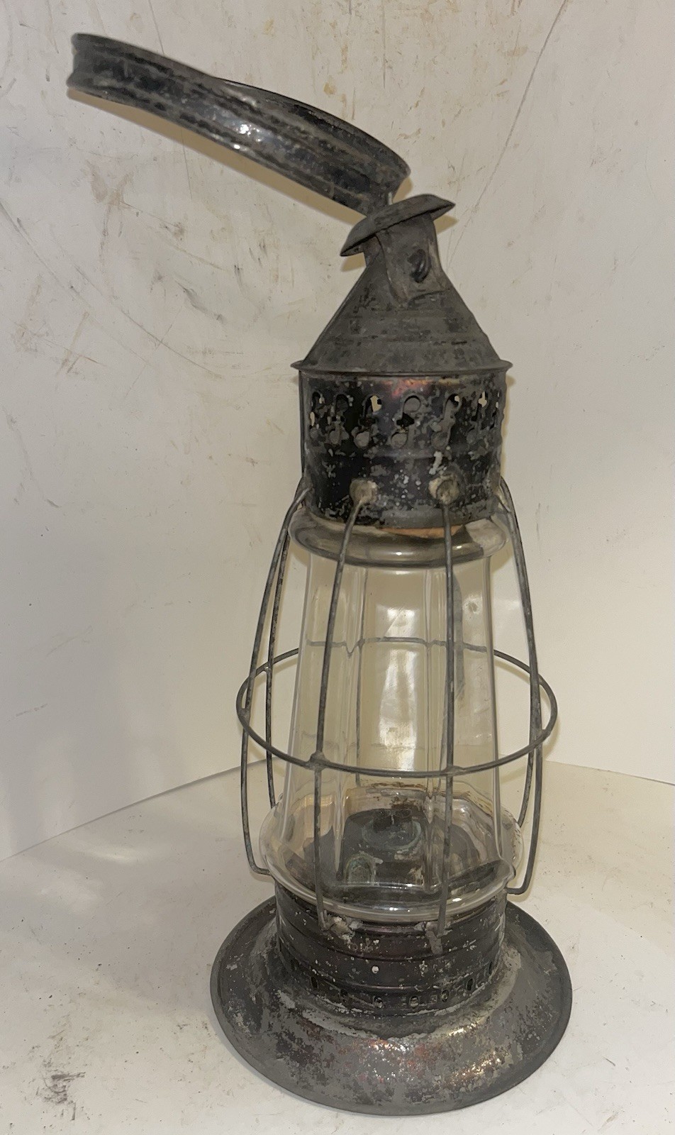 Antique Fixed Globe Whale Oil Lantern Eight-Paneled Colorless Tapered Globe