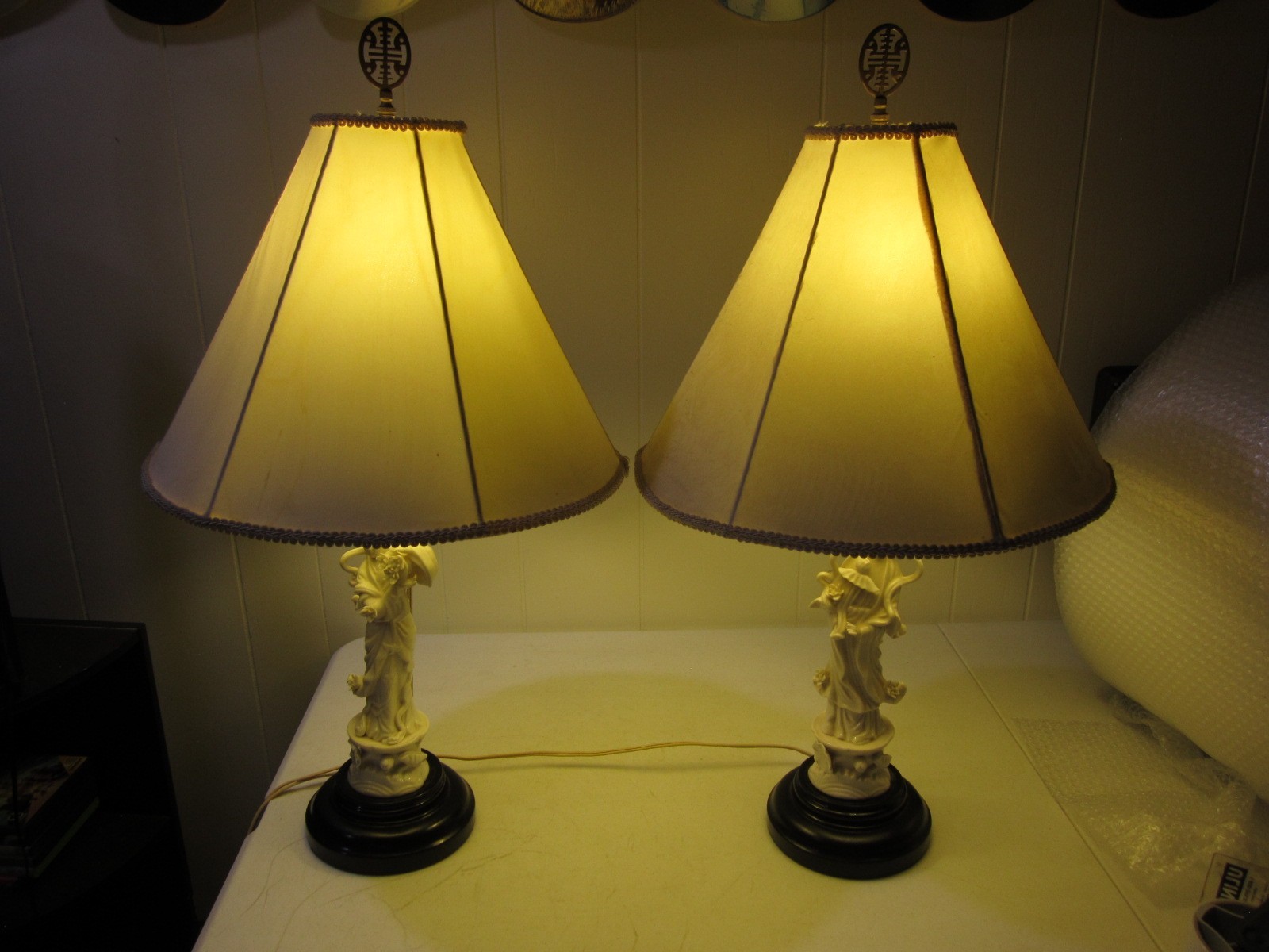 Vintage Pair Of 2 Chinese Blanc De Chine Porcelain Guanyin Kwanyin Lamps