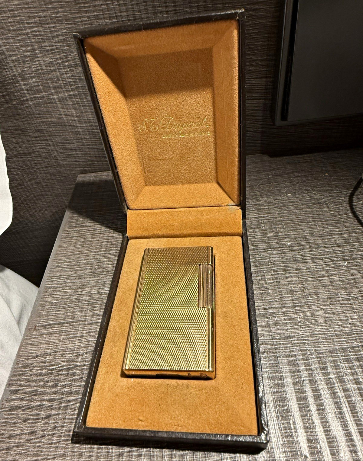 S.T. Dupont Paris Made in France Gold Tone Lighter w/ Original Box