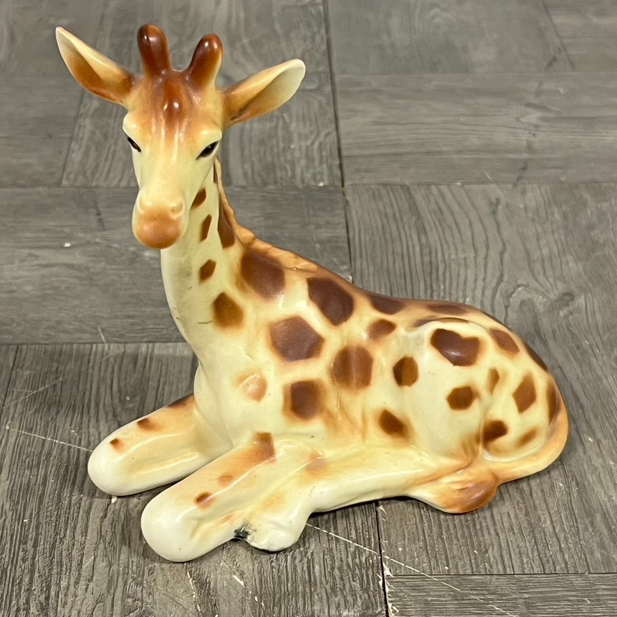 Vintage Sitting Ceramic Giraffe, Made In Japan Porcelain Figure Nice 5” H x 5