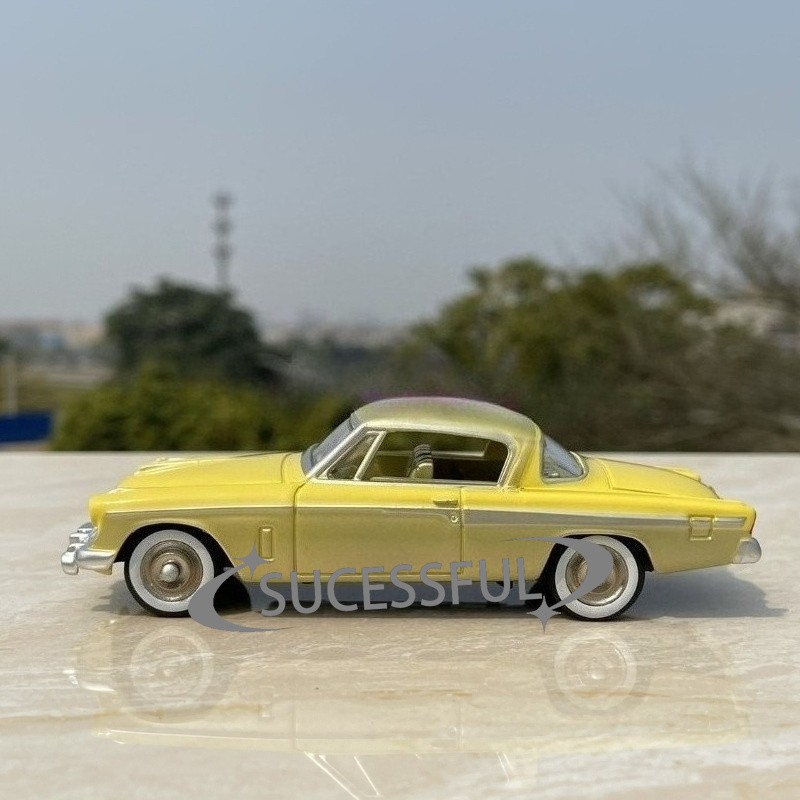 1:43 Yellow Studebaker Vintage Diecast Car Classic Alloy Collectible Model