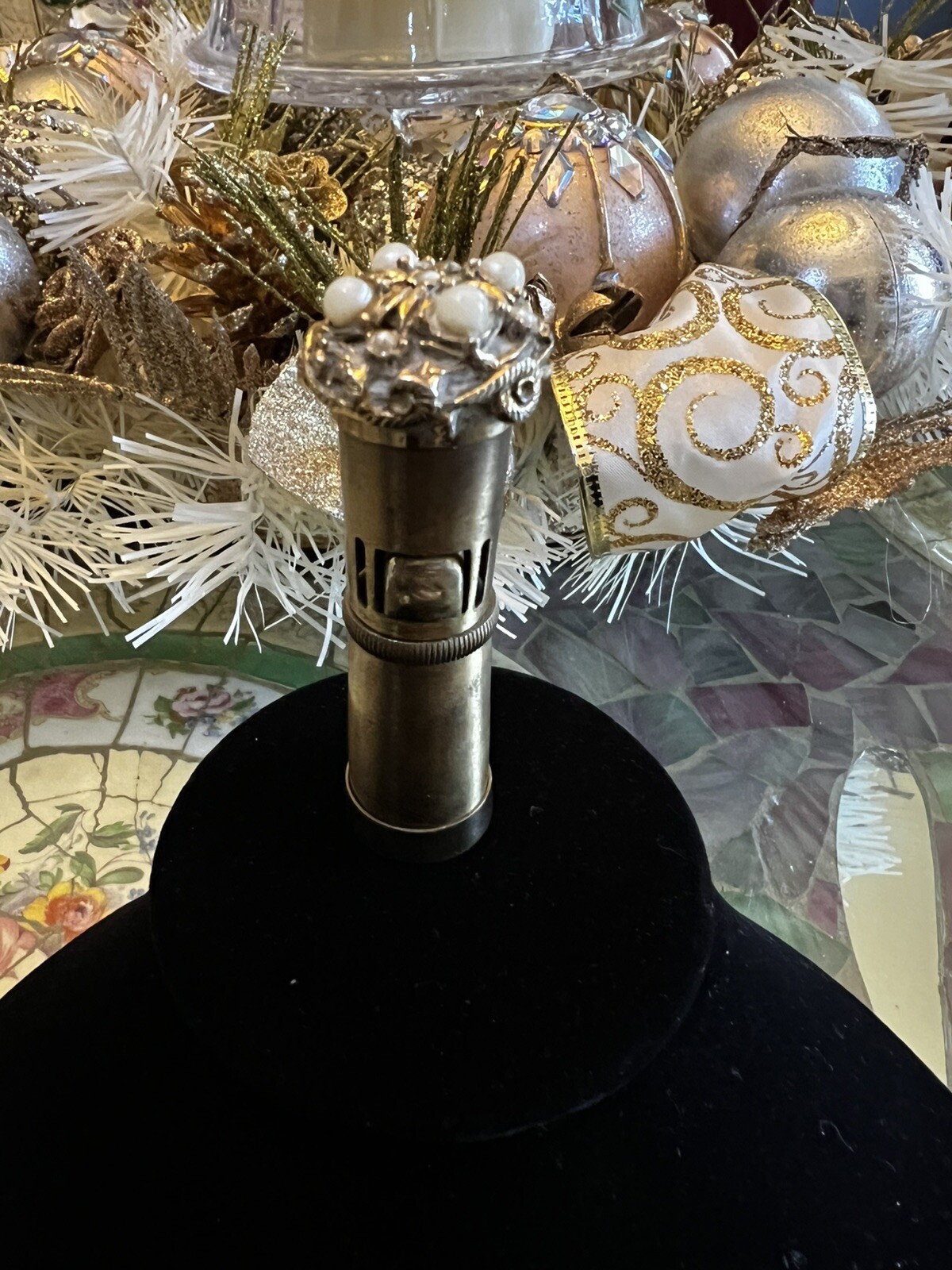ANTIQUE/VINTAGE LADIES PEARL JEWELED BRASS AUTOMATIC SQUEEZE PETROL LIGHTER