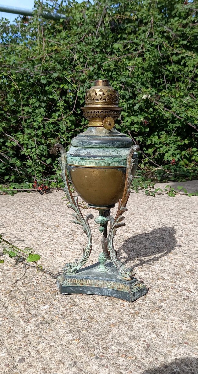 Antique Victorian Metal Trifoil Oil Lamp Needing Some Love