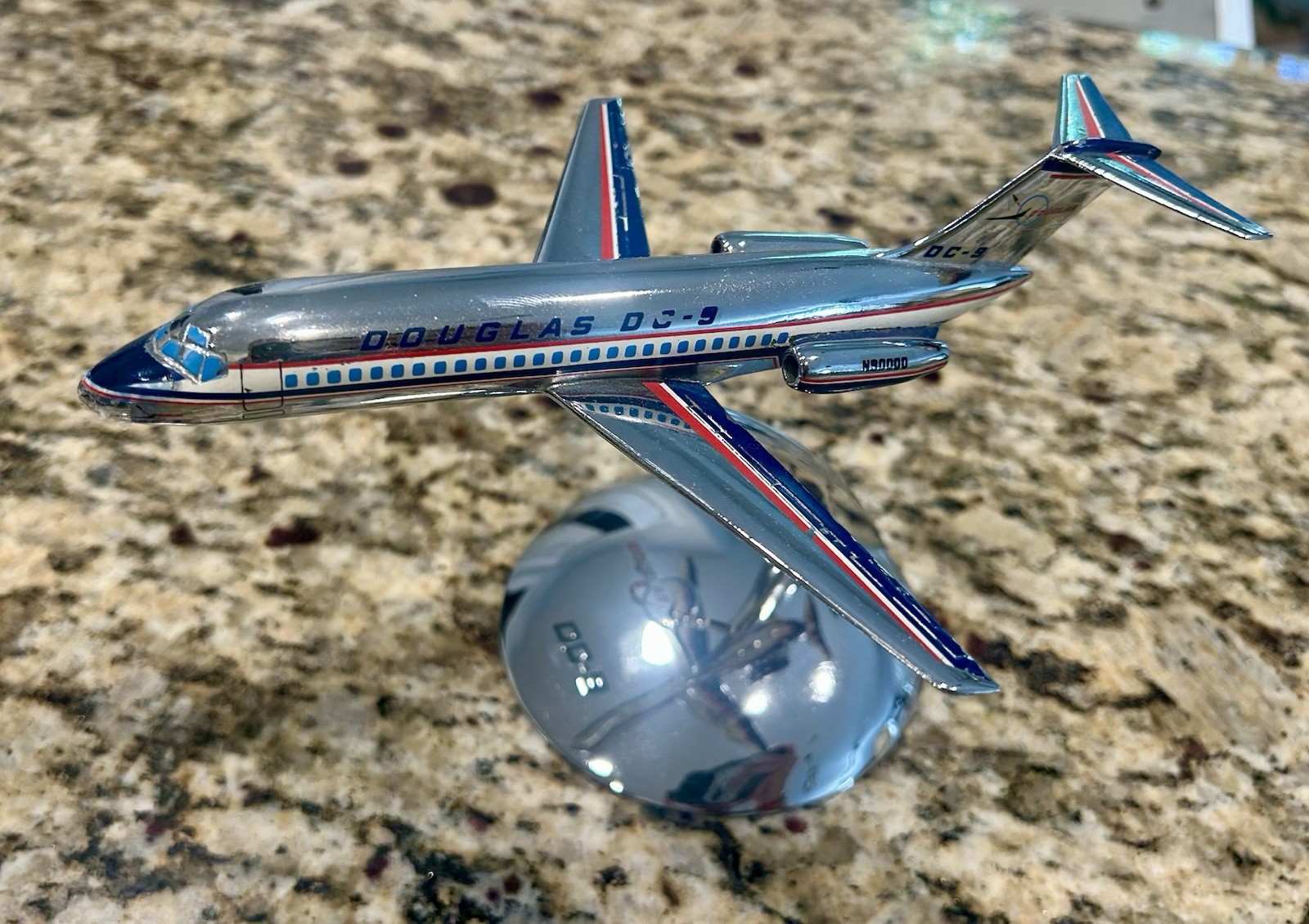 PACMIN 1960'S DOUGLAS DC-9 EARLY PACIFIC MINIATURES ALLYN METAL DESK/SHELF MODEL