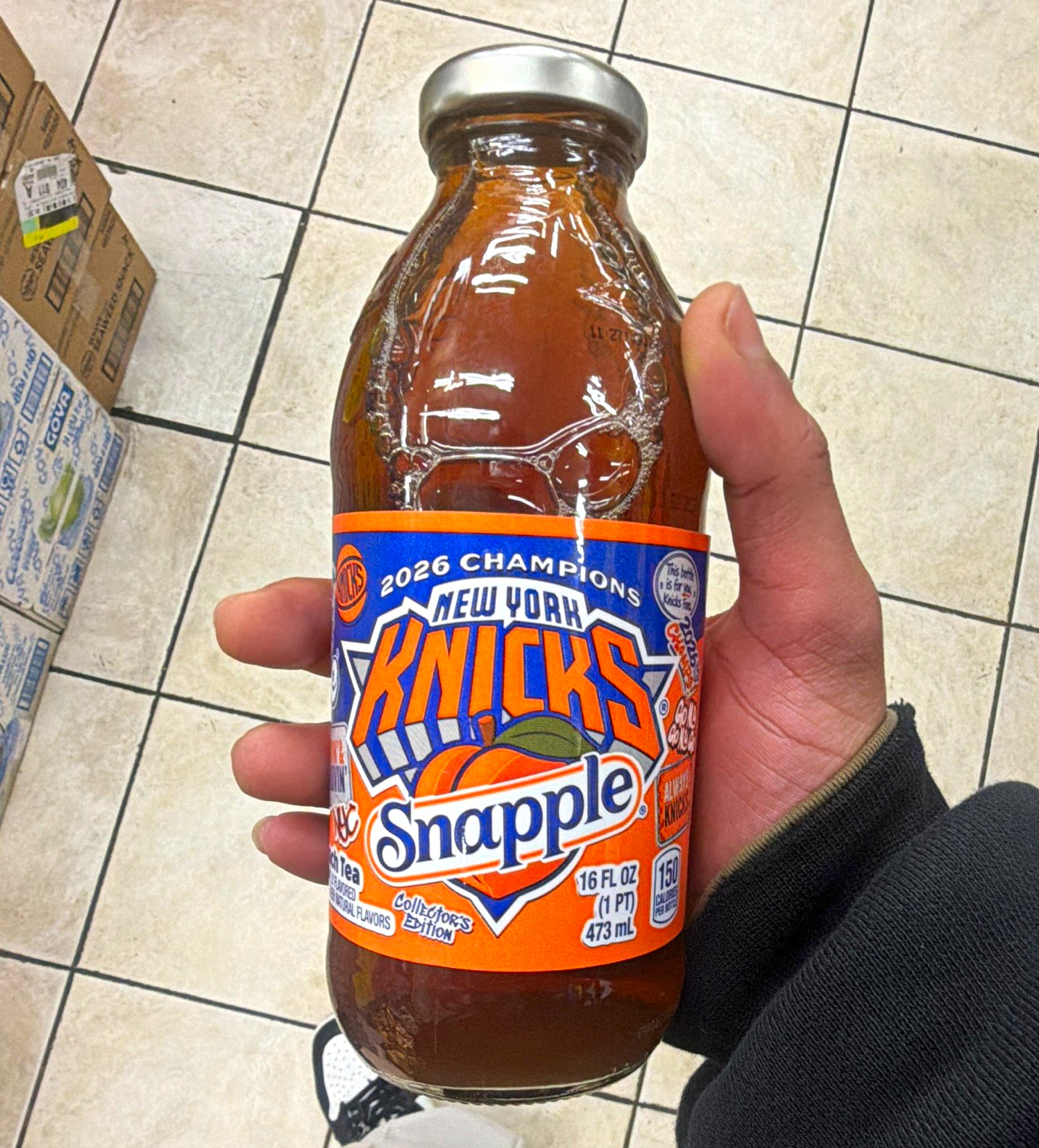 Snapple Peach Tea Soda 16 fl oz Glass Bottle New York Knicks 2026 Champions
