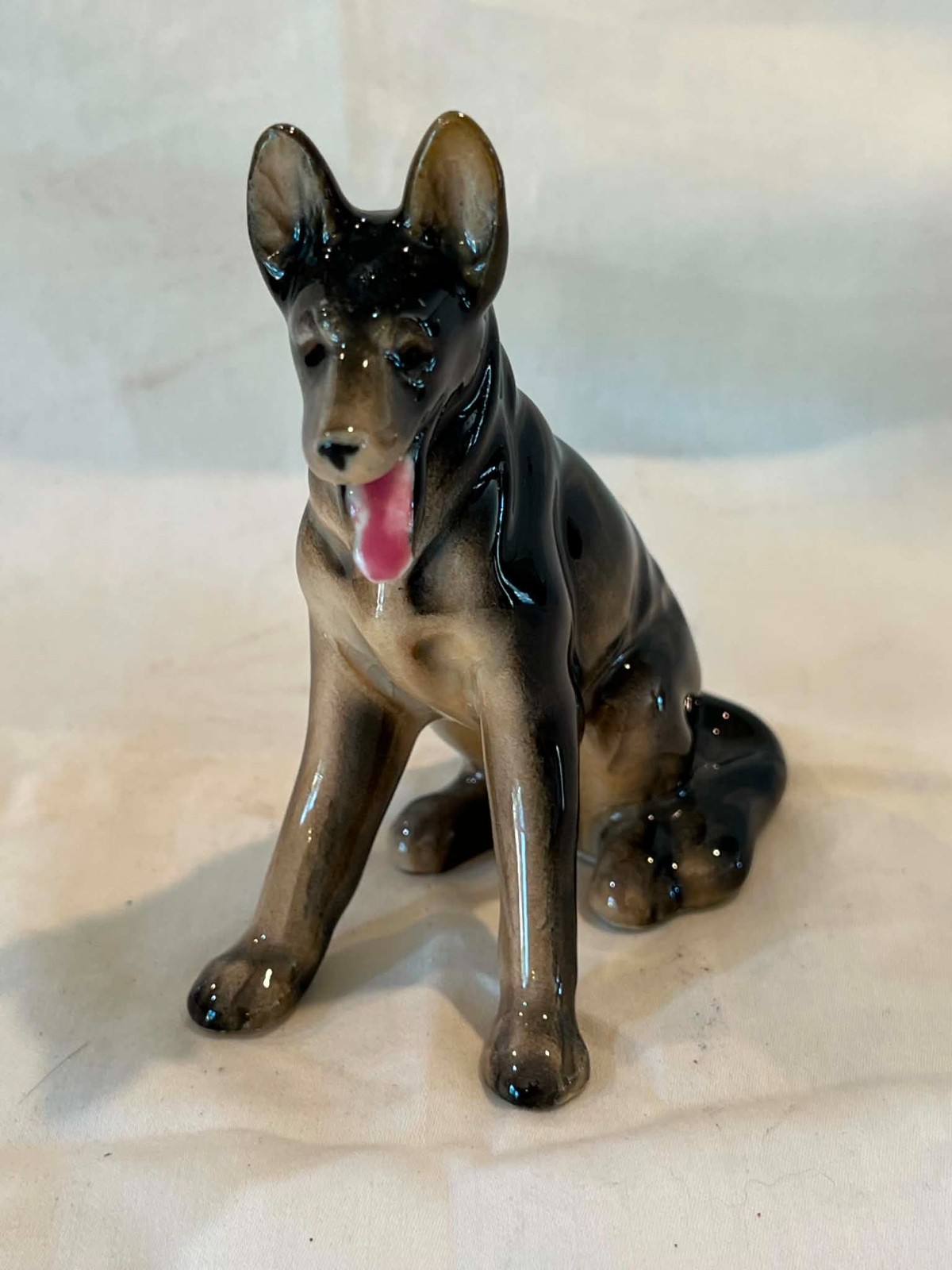 Porcelain German Sheperd Dog figurine marked  OCCUPIED JAPAN 4X3