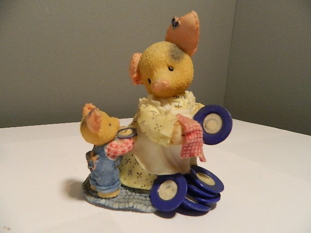 Enesco 1997 This little Piggy ''Dish One's For You Mommy''