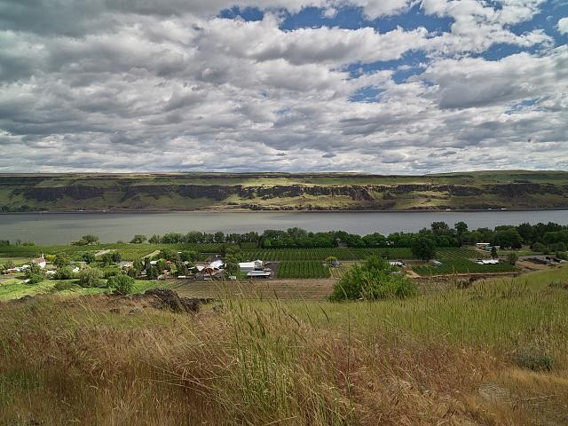 Photo:Columbia River Oregon Washington 2000s River Valley Landscape
