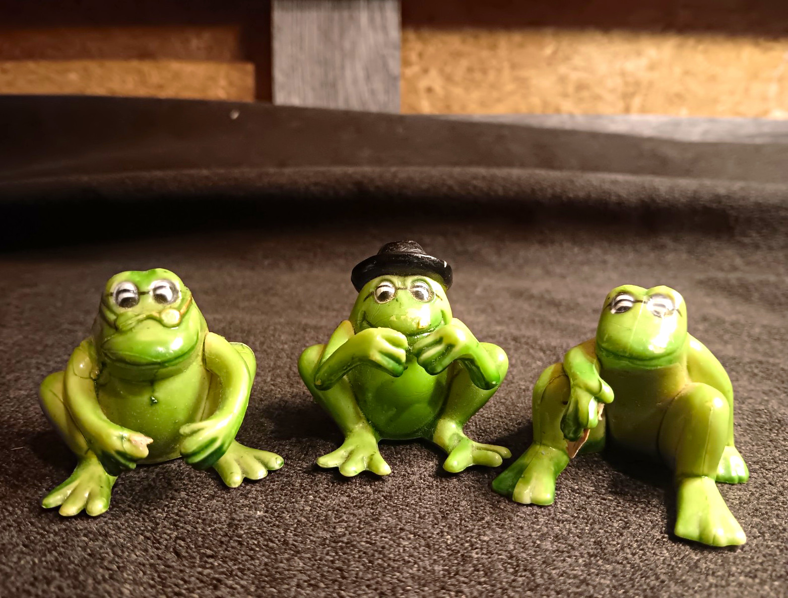 Lot of 3 Vintage Green Plastic Frog Pencil Toppers - One Wearing Black Hat