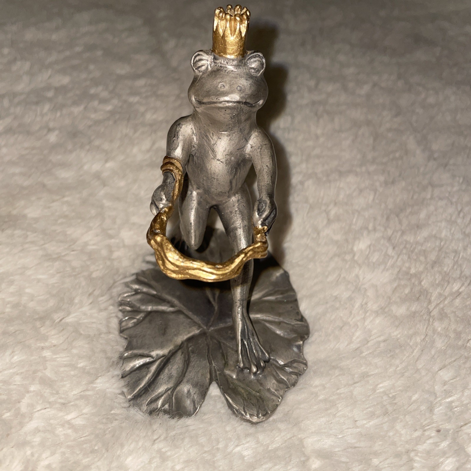 1993 SPI Pewter Adorable Frog Holding A Glass Vase Figurine 4\