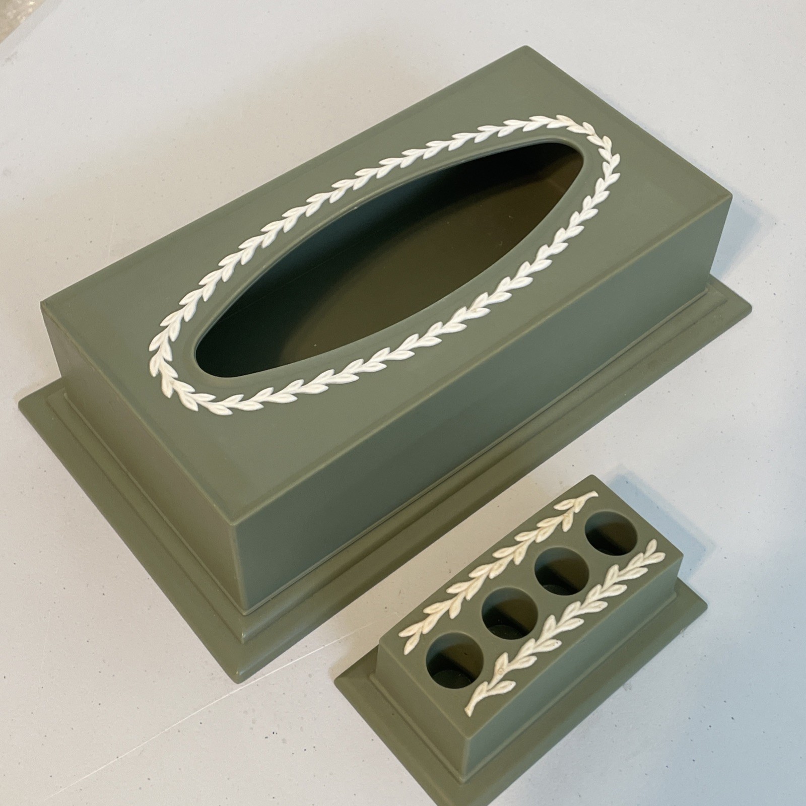Vintage Fesco Plastic Olive Green Tissue Box Holder + toothbrush caddy  see pics