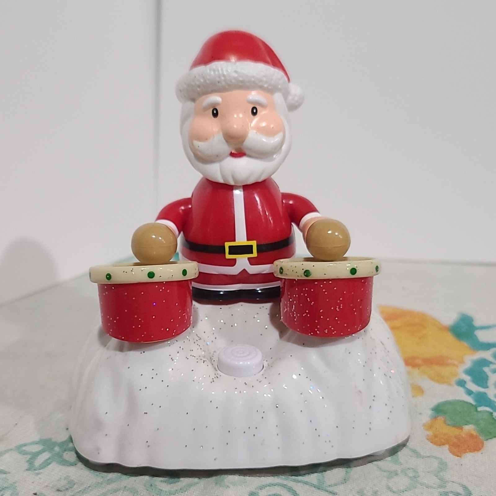 Animated Chain Fong Santa Claus with Drums Bongos Christmas Decoration Works