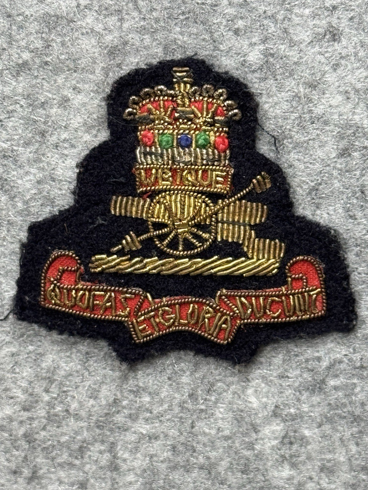 Vintage Royal Artillery Bullion Cap Badge British Army Queens Crown Gold Wire