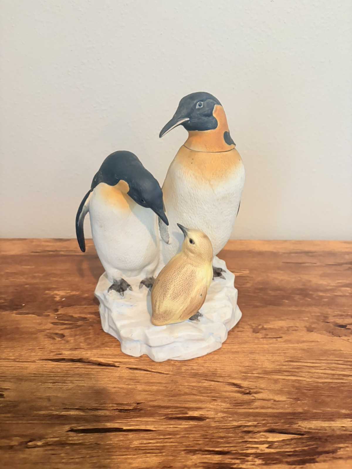 JWD14 VTG Penguin Family Ski Country Whiskey Decanter Empty 2oz