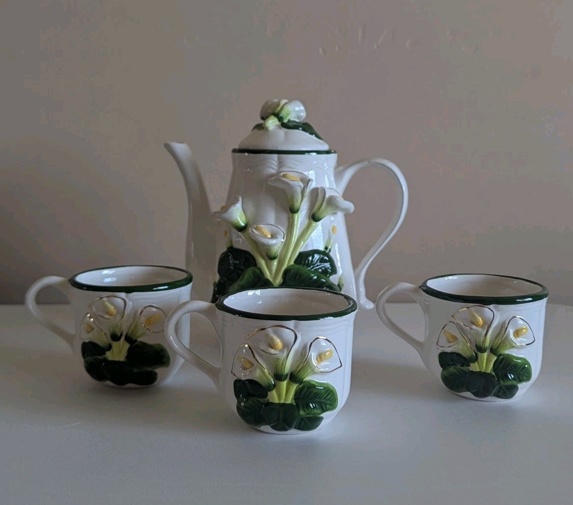 Vtg Hand Painted Calla Lilly Ceramic Teapot & Teacups 3D By KMC *Flawed*