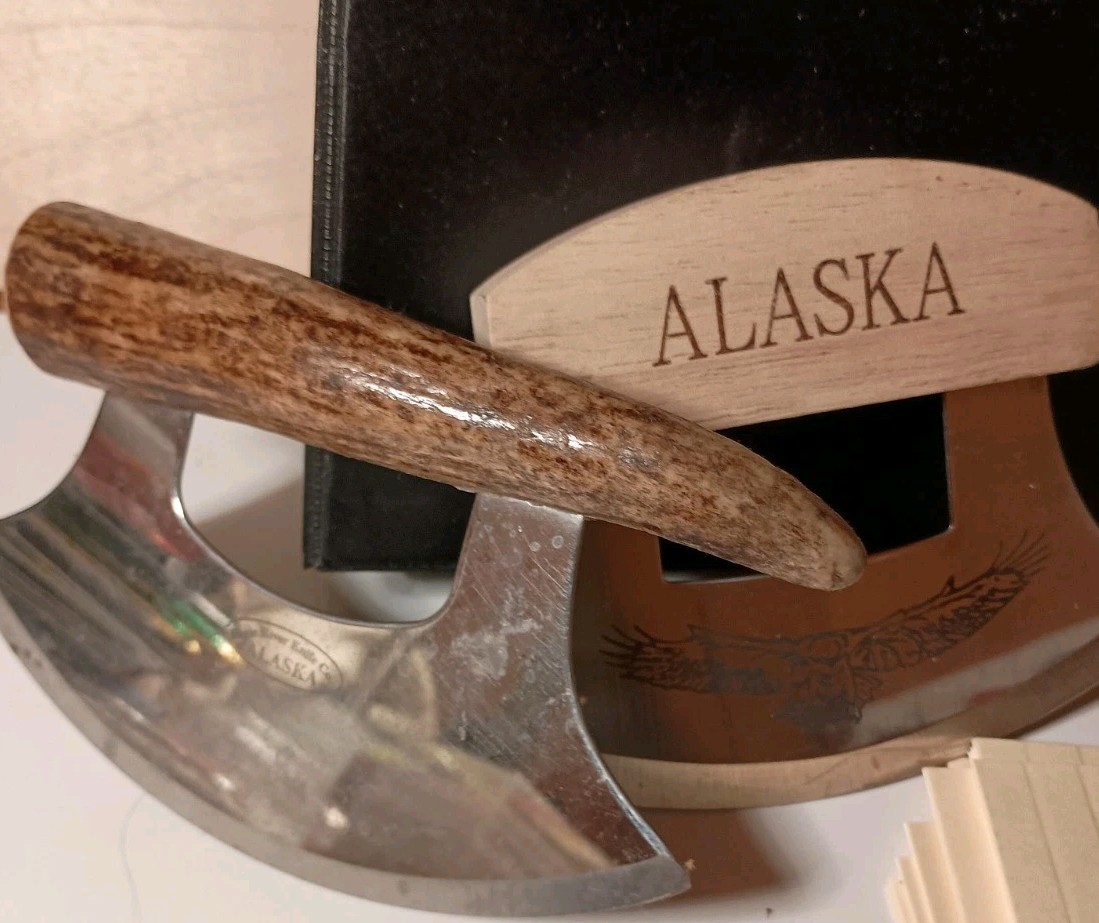 Vintage Alaskan Ulu Skinning Knife WIth Antler Handle And Bonus 4.5” Blade