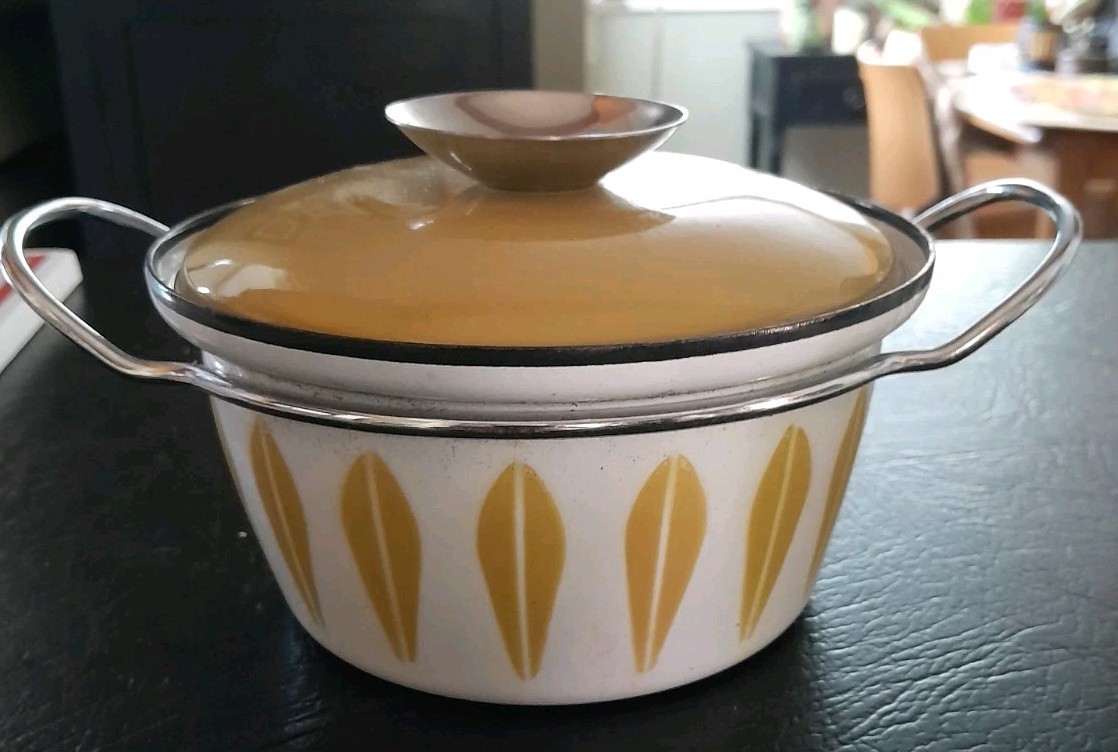 Catherine Holm Mustard Gold Lotus Enamel 6.25x3.5\