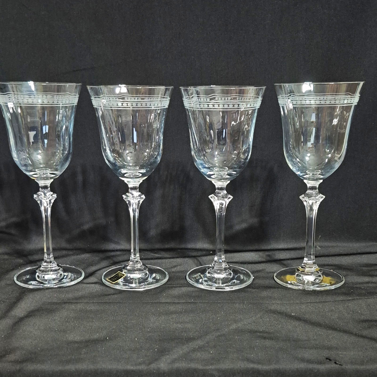 ONEIDA CLEAR GLASS STEMMED WINE GLASSES SET OF 4 ETCHED BAND 14 OZ