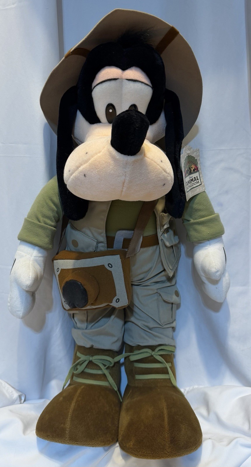 JUMBO Disney Animal Kingdom Limited Edition Safari Goofy Plush 26.5” Vintage Tag