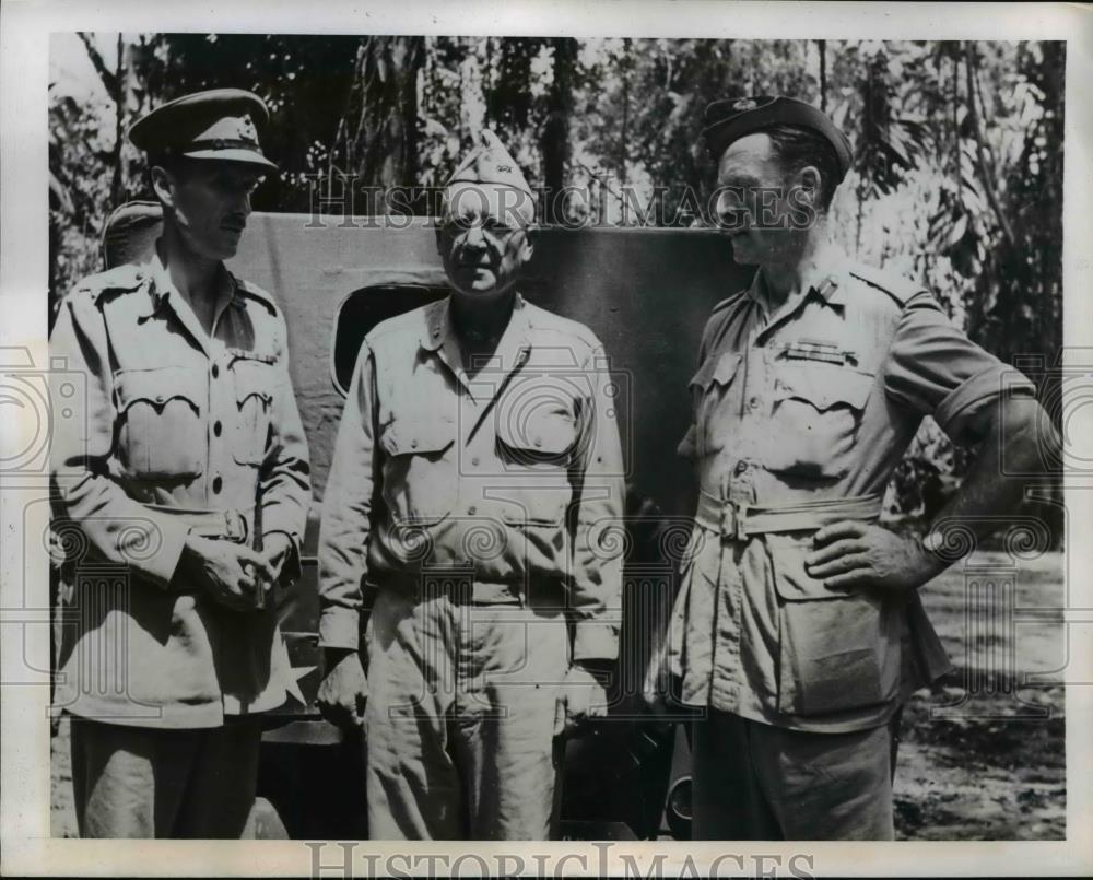 1944 Press Photo Solomon Islands Maj OW Griswold, Lt Gen H Lumsden - nem42695 1944 Press Photo Solomon Islands Maj OW Griswold, Lt Gen H Lumsden - nem42695