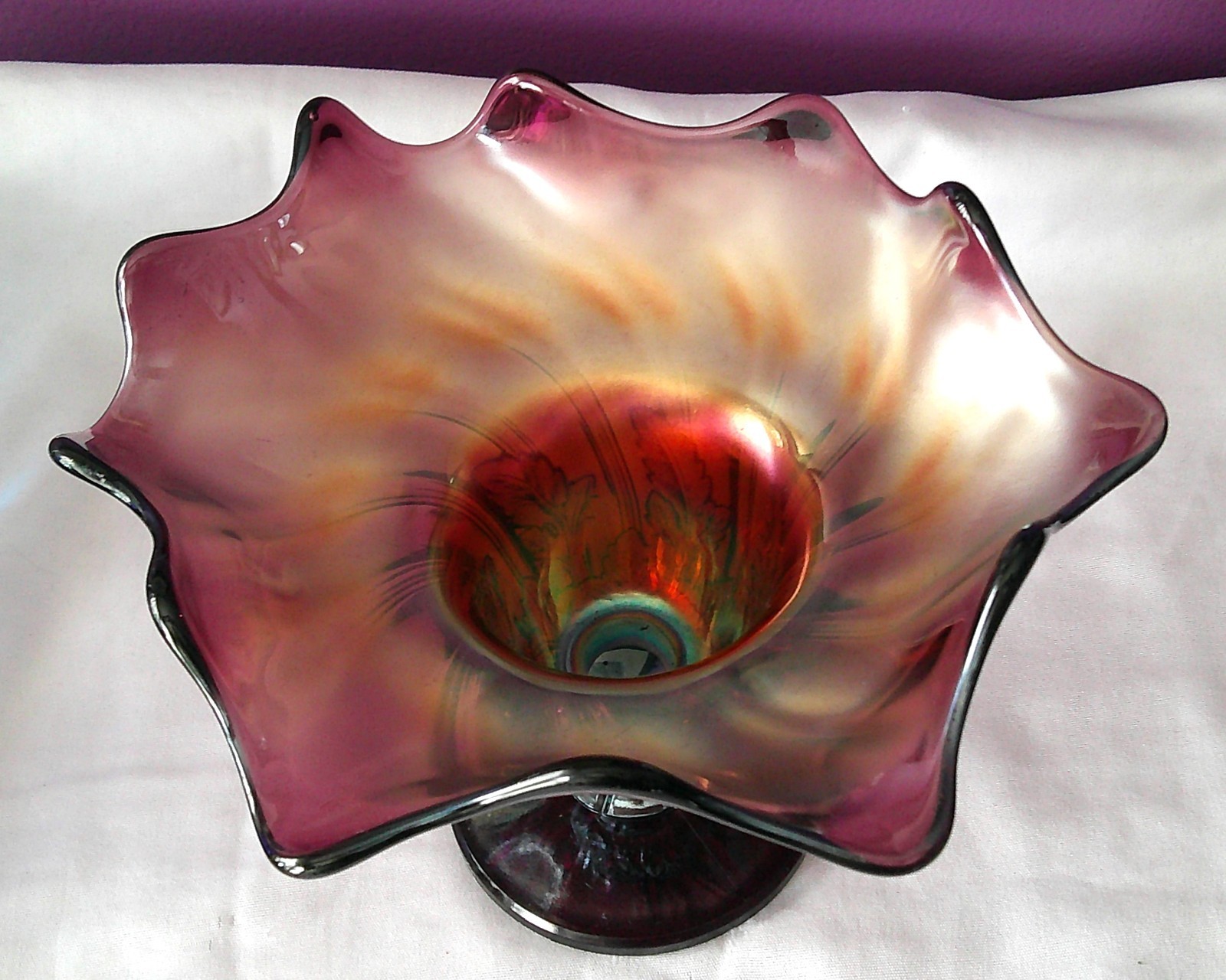 ANTIQUE WESTMORELAND LEAF SWIRL AMETHYST CARNIVAL GLASS COMPOTE c 1910