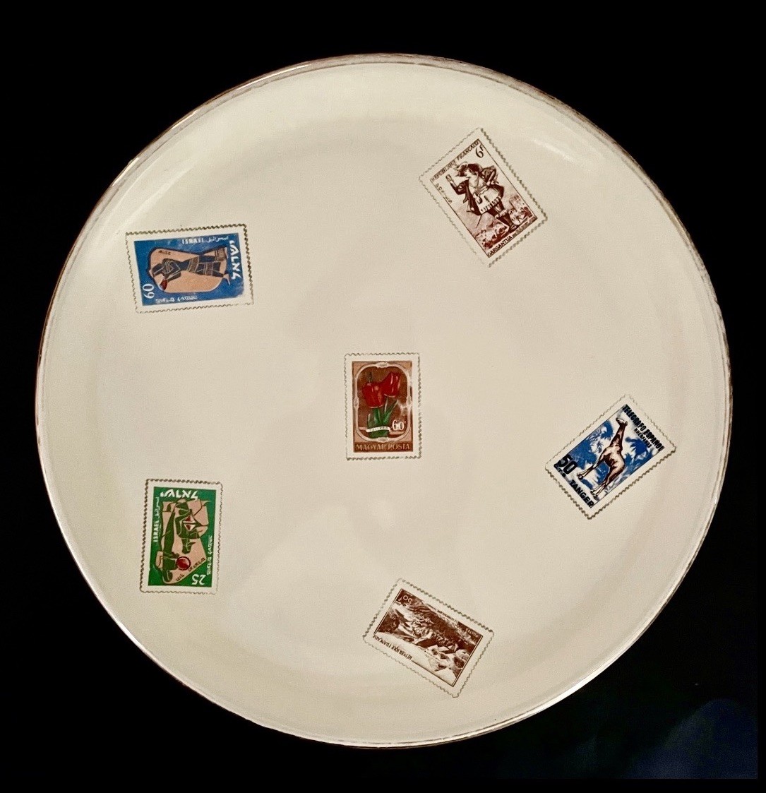 VINTAGE HANDMADE 10” CERAMIC ART PLATE W/POSTAGE STAMP DESIGN ~ FIORENTINE ITALY