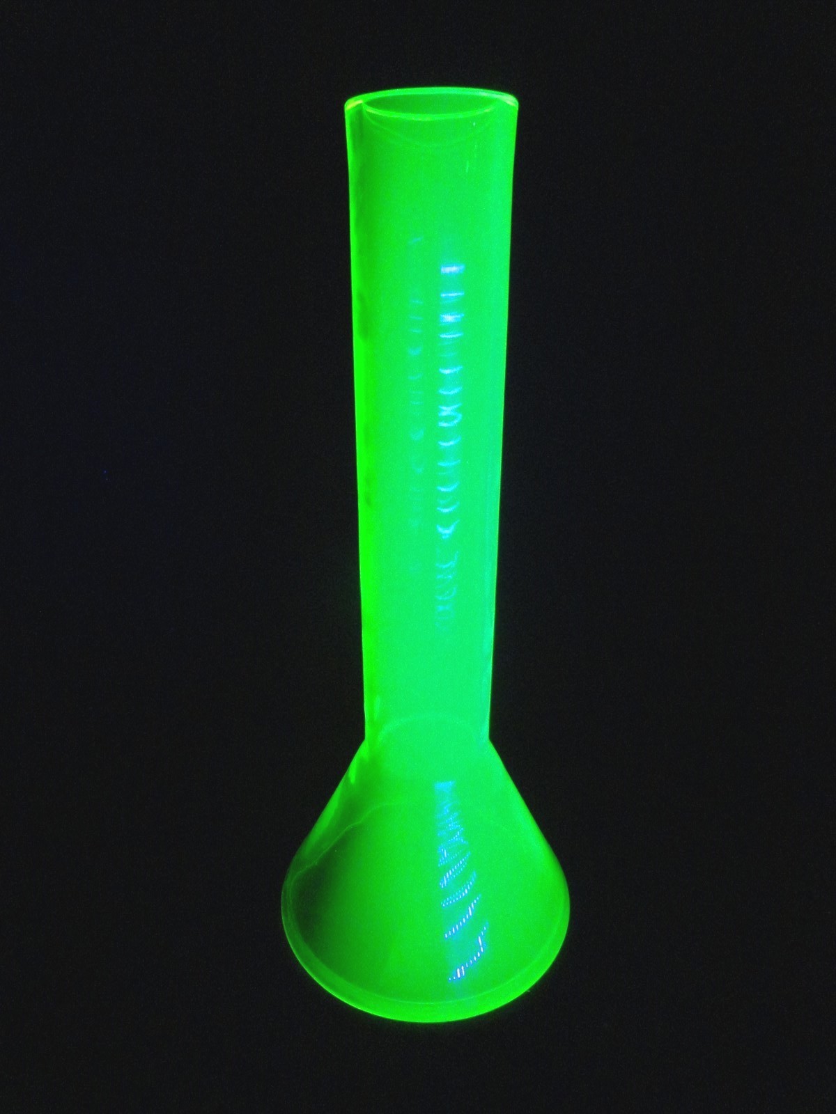 UV URANIUM GLASS - VASELINE GLASS - VASE - 15\
