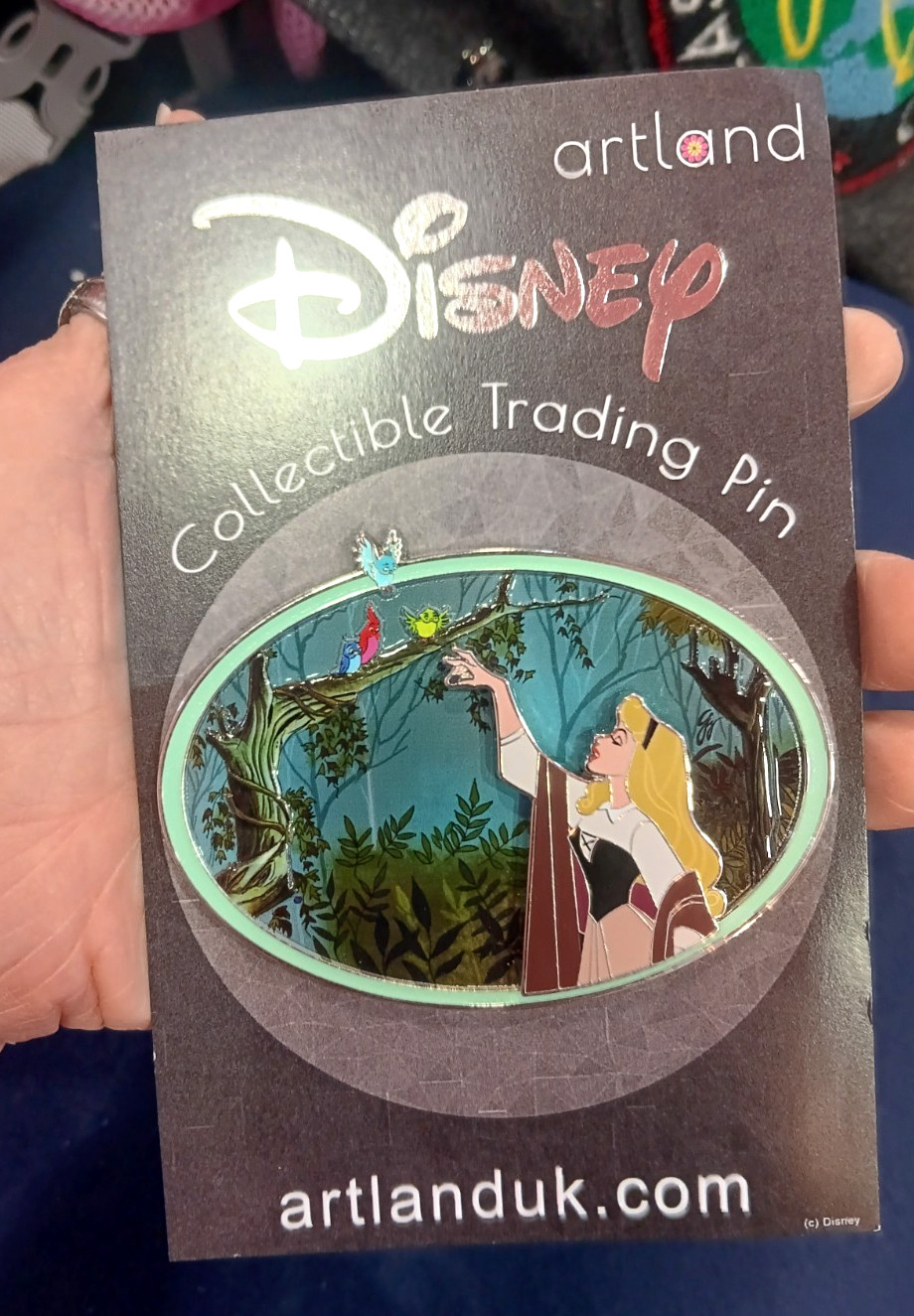 Disney Artland Sleeping Beauty Briar Rose Artist Proof #20 Jumbo pin RARE Disney Artland Sleeping Beauty Briar Rose Artist Proof #20 Jumbo pin RARE
