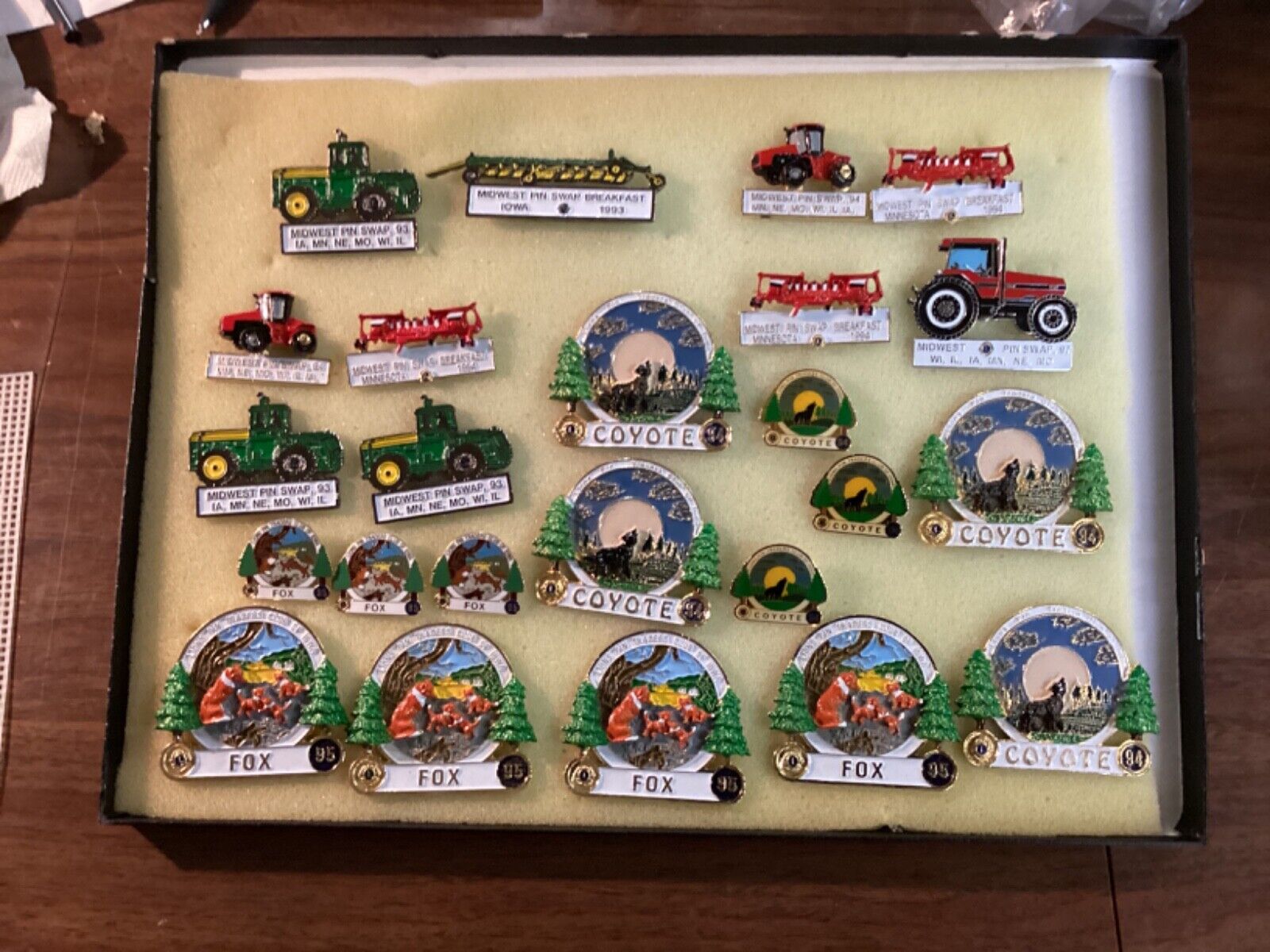 Lions Club Pins:  22 Pin Traders, Midwest & Iowa Pin Trade Sets, cm