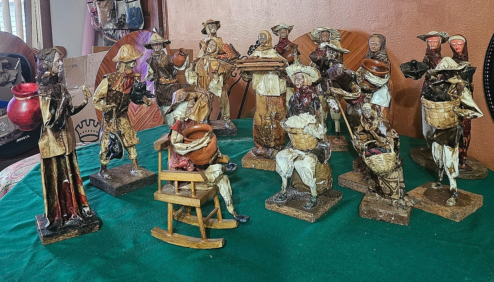 Vtg Mexican Folk Art Men & Women Detailed Paper Mache Figures (lot of 14)