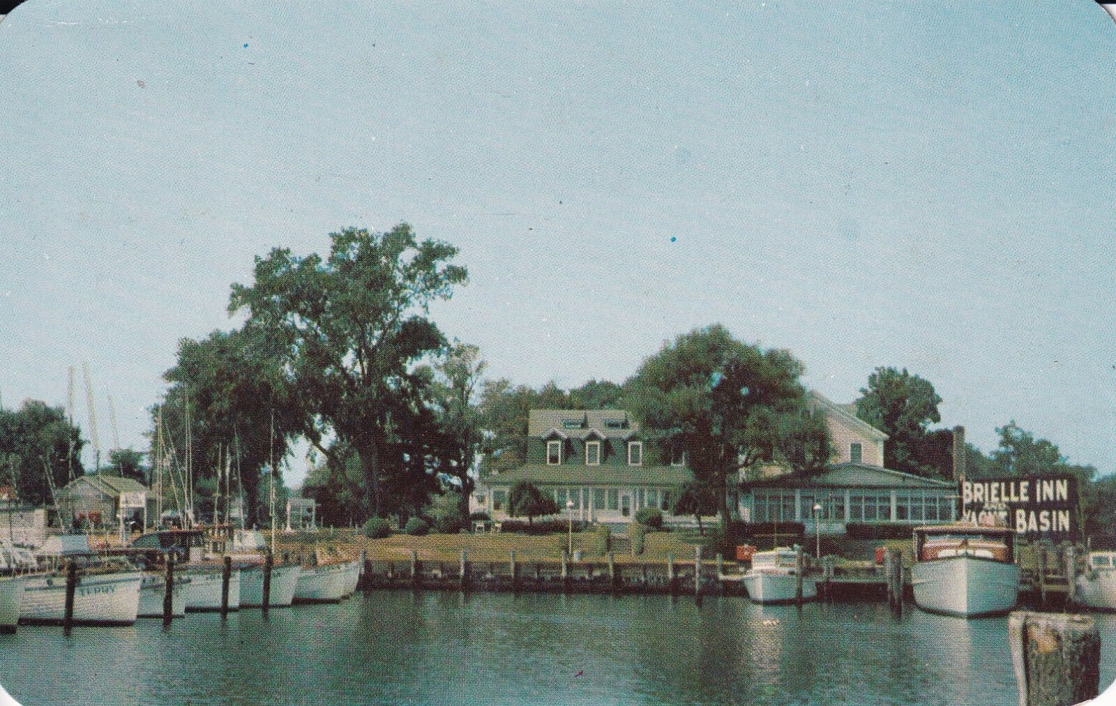 Hillmann\'s Brielle Inn Yacht Basin Brielle New Jersey Chrome Postcard T296