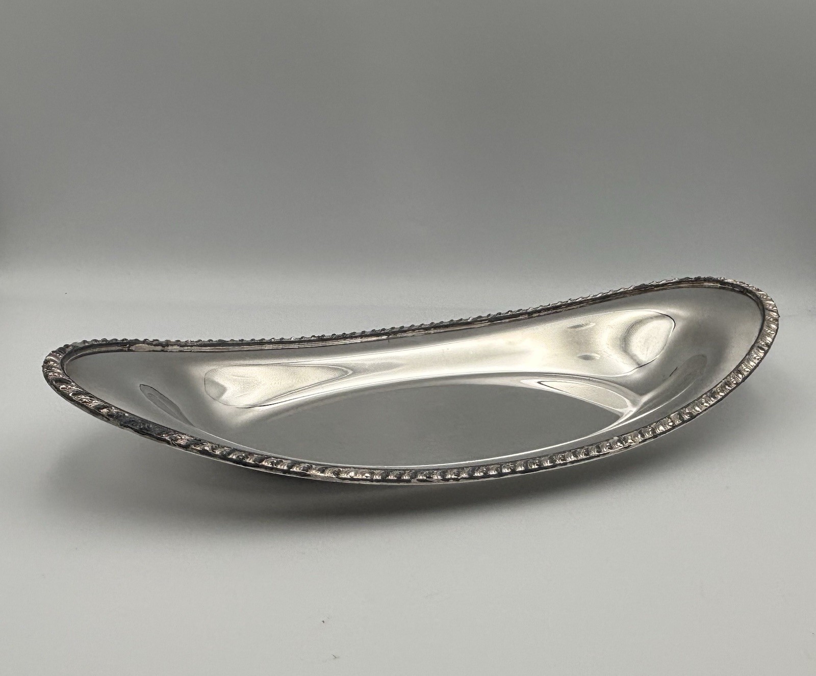 Vtg Avon Wm Rogers 3619 Silverplate Bread Tray Dish 6.5x13.5” Serving Holiday