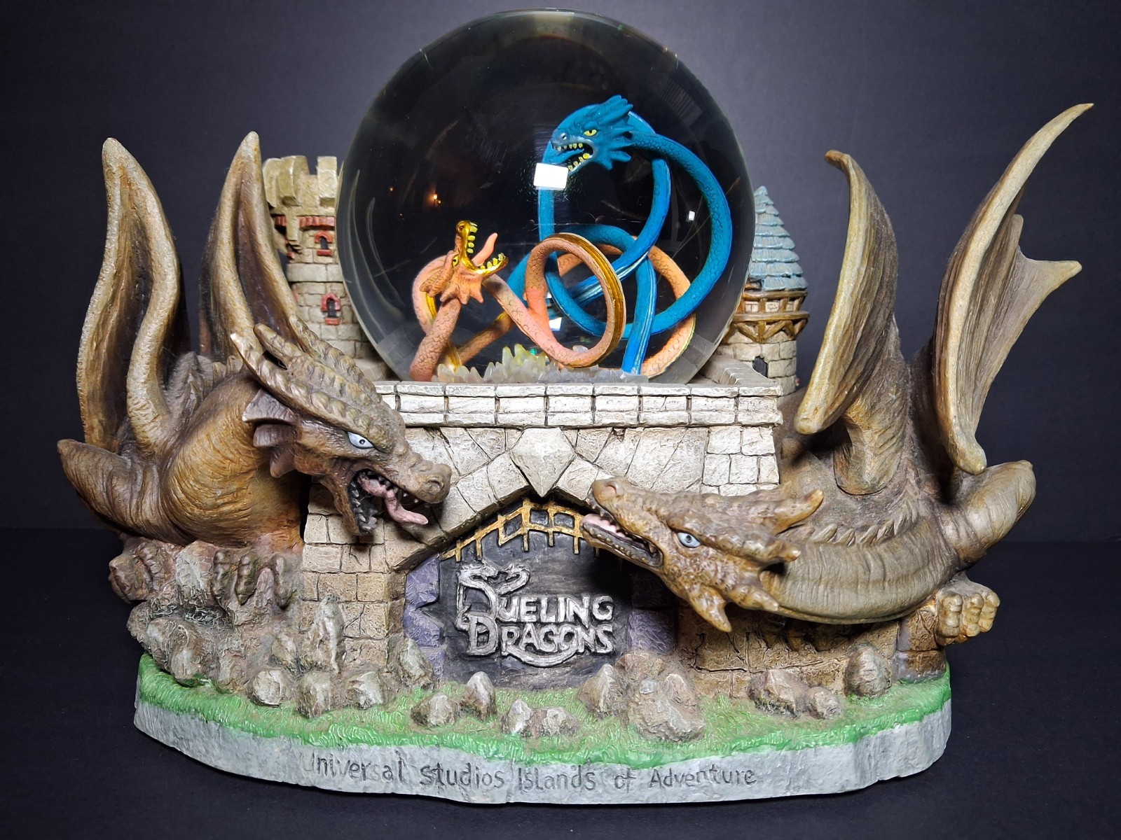 Universal Studios Dueling Dragons Islands of Aventure Snowglobe. VERY RARE. Universal Studios Dueling Dragons Islands of Aventure Snowglobe. VERY RARE.